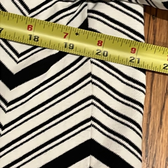 St.John Jacket - Picture 6 of 6